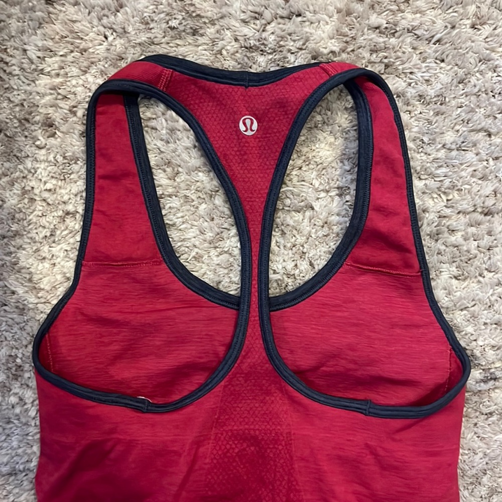 Lululemon tank